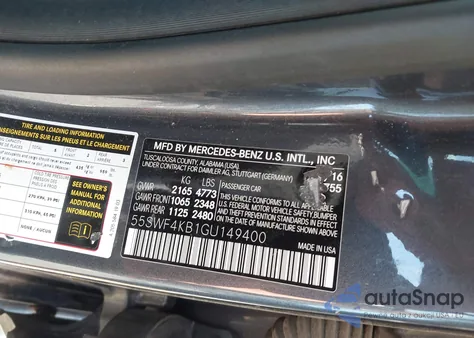 2016 Mercedes-Benz C 300 4Matic/Luxury 4Matic/Sport 4Matic z USA, uszkodzony, nr VIN 55SWF4KB1GU149400